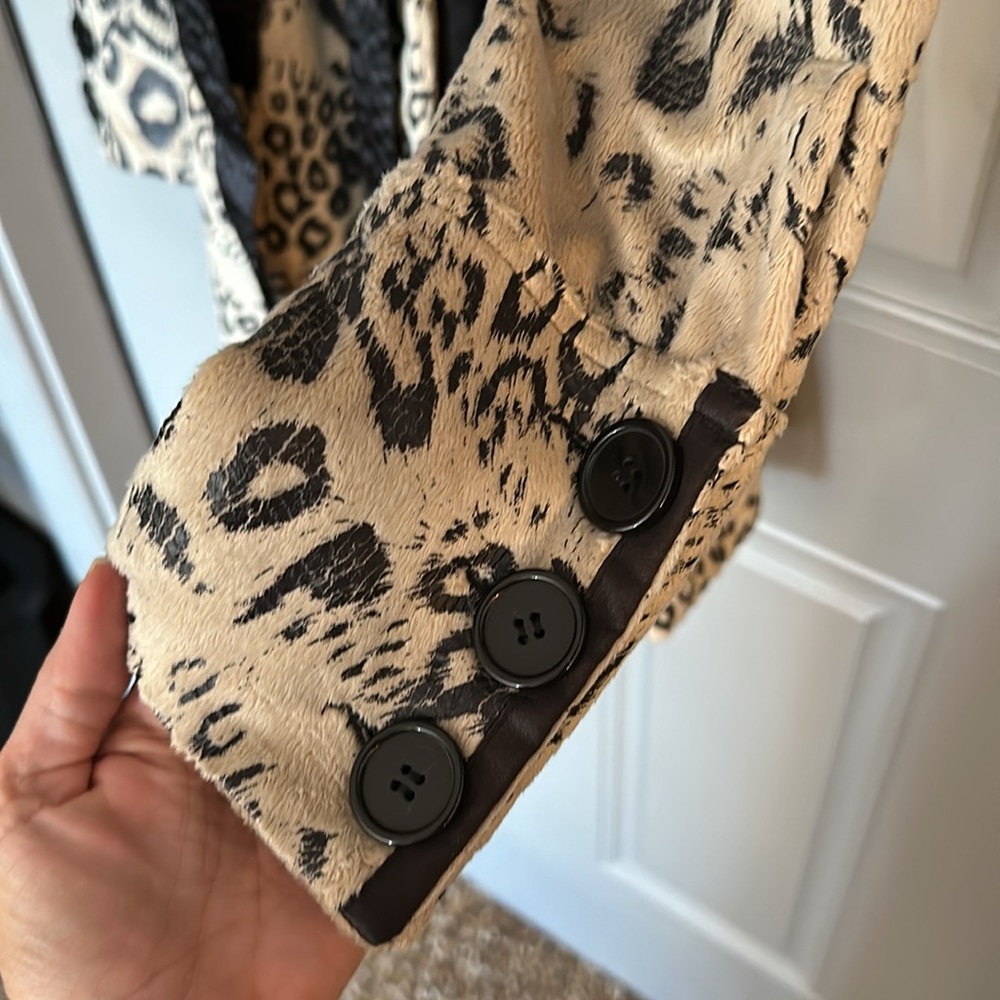 Leopard Print Jacket - Picture 5 of 6